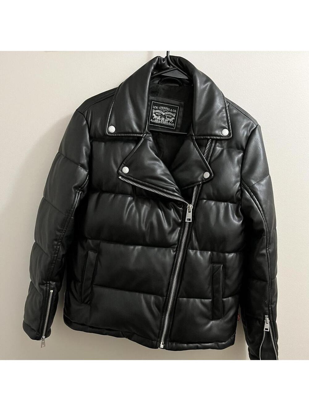 Black Levi's jacket. NWOT. Sz: XS oversized. PTP 20”.